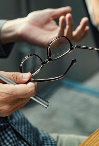 consultation_rawpixel-800771-unsplash