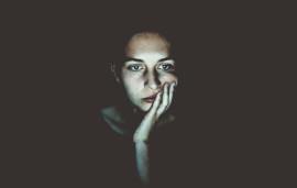 psy1_depression-2_niklas-hamann-418782-unsplash